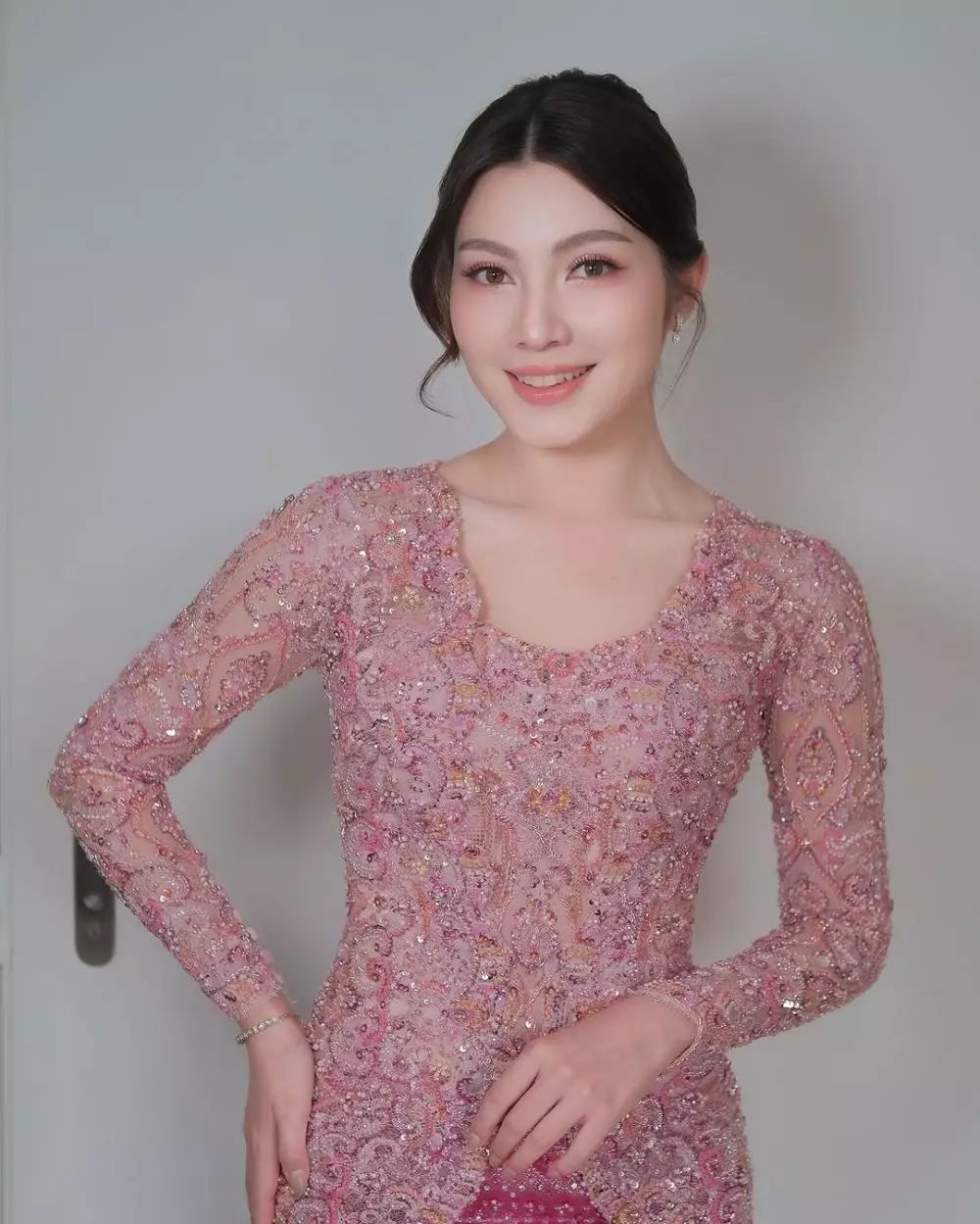 detail makeup Haviza Devi © Instagram detail makeup Haviza Devi © Instagram