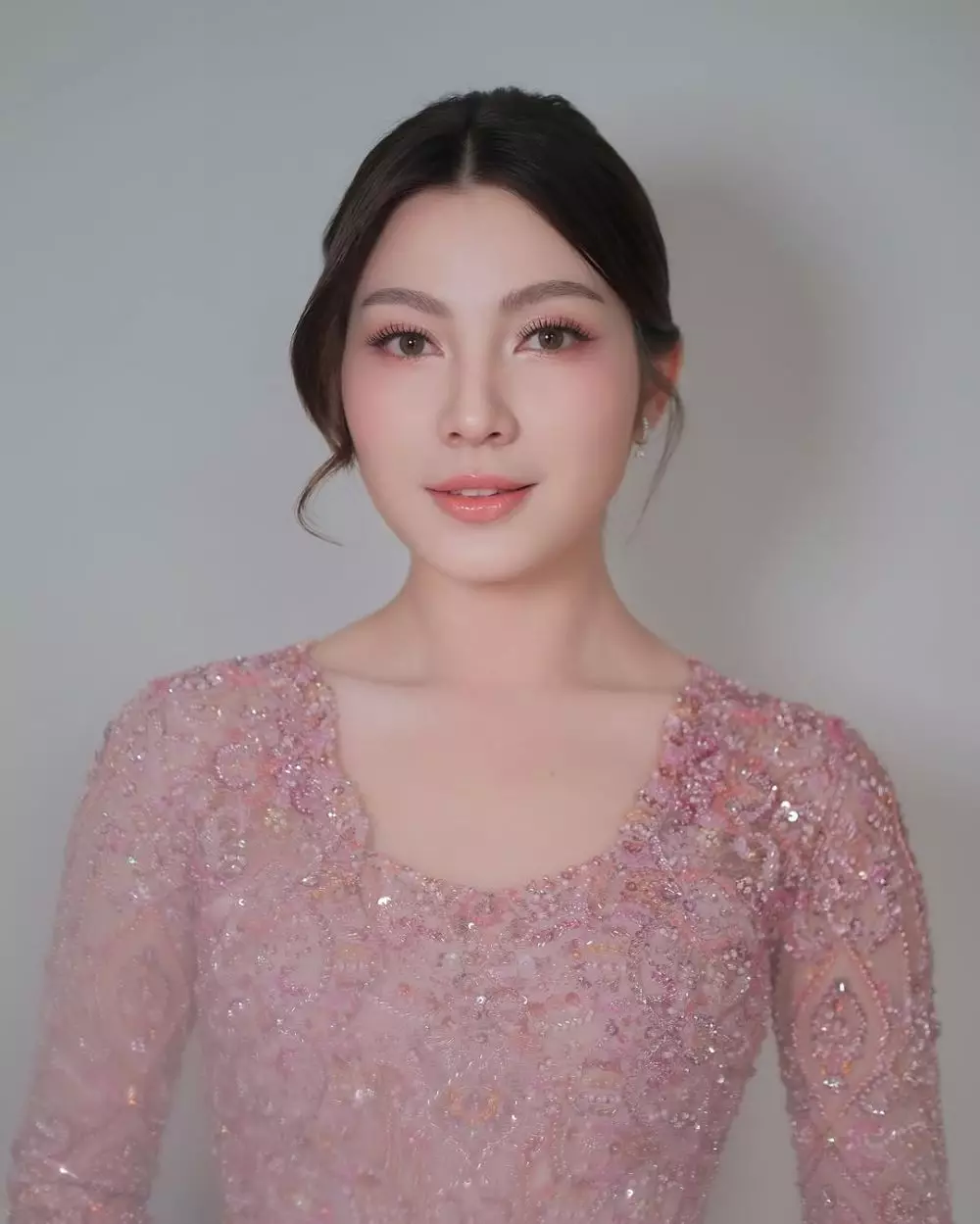 detail makeup Haviza Devi © Instagram detail makeup Haviza Devi © Instagram