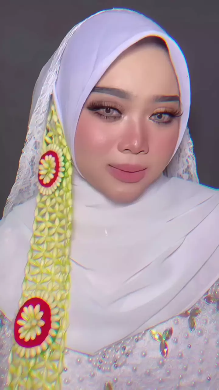 tranformasi cewek makeup mirip Syahrini © Instagram