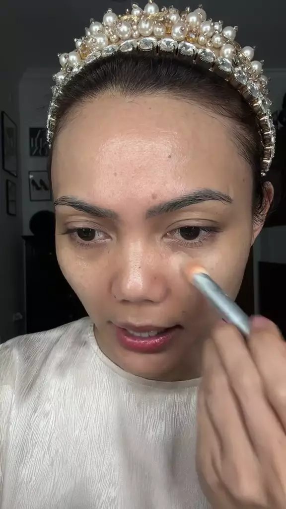 Rina Nose bagikan tutorial makeup fresh © TikTok Rina Nose bagikan tutorial makeup fresh © TikTok