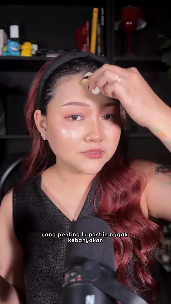 cara retouch makeup agar tetap glowing © Instagram cara retouch makeup agar tetap glowing © Instagram