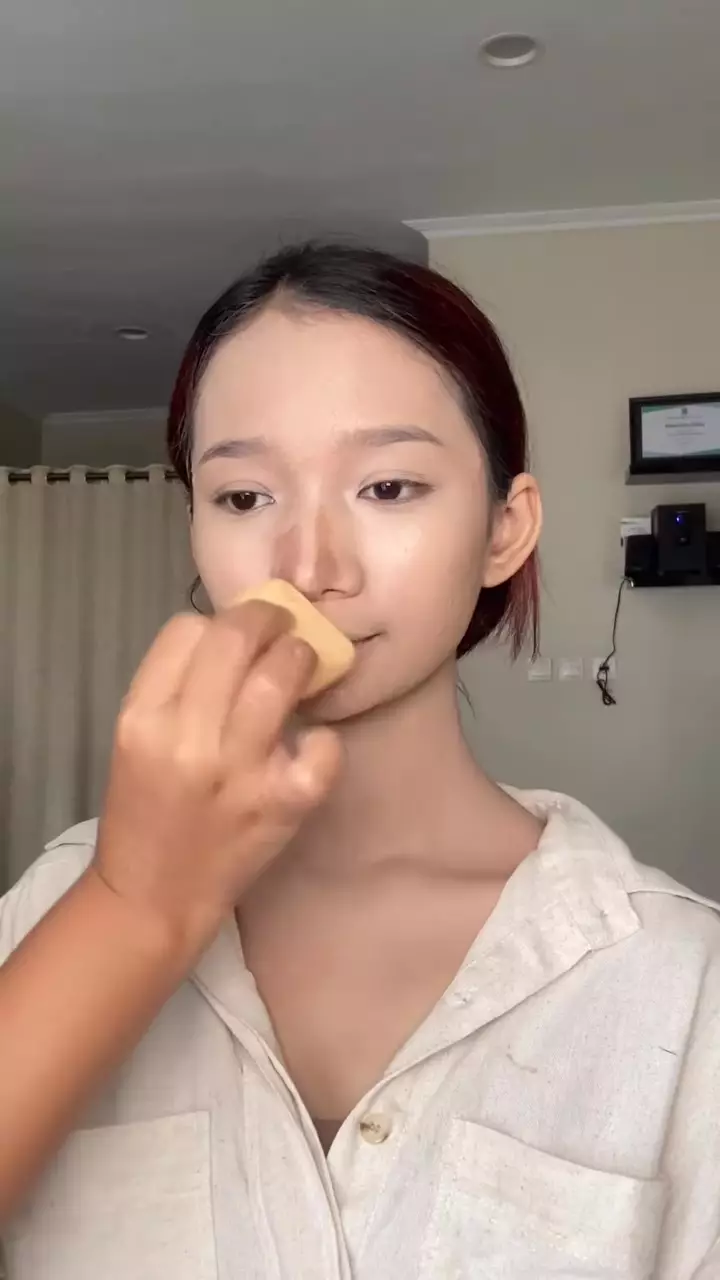 cewek dengan hidung 'jambu' © Instagram