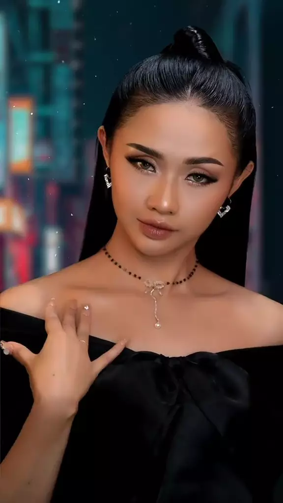 cewek tan skin dirias bold glam © Instagram cewek tan skin dirias bold glam © Instagram