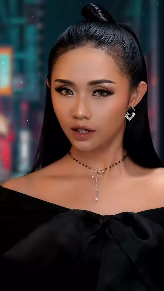 cewek tan skin dirias bold glam © Instagram cewek tan skin dirias bold glam © Instagram