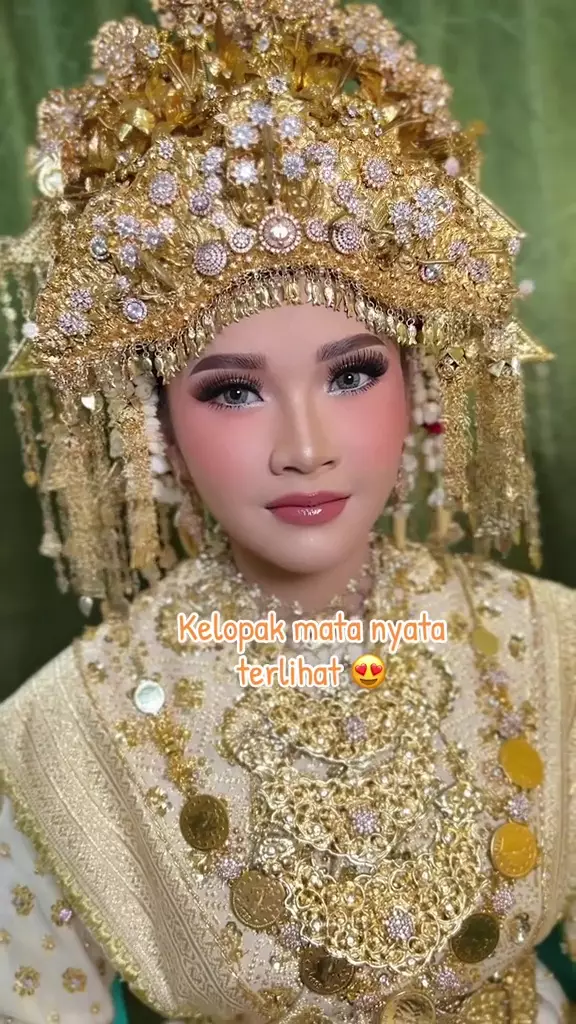 makeup wanita bermata sipit © TikTok