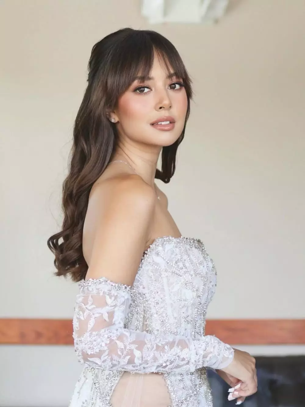 riasan Aurelie Moeremans tampil glaze skin © 2025 brilio.net riasan Aurelie Moeremans tampil glaze skin © 2025 brilio.net