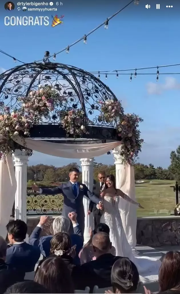 riasan Aurelie Moeremans tampil glaze skin © 2025 brilio.net riasan Aurelie Moeremans tampil glaze skin © 2025 brilio.net