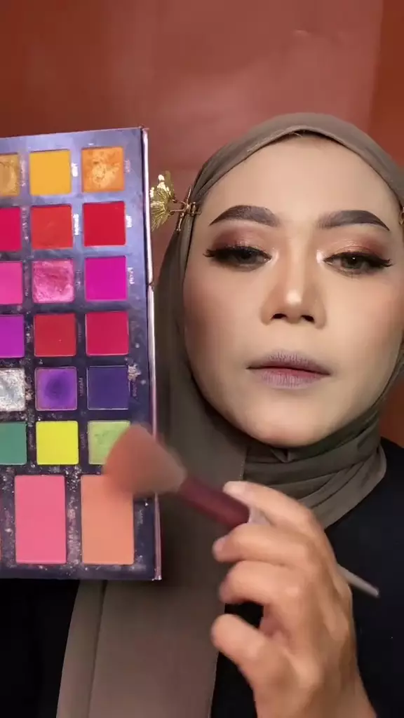 Mulanya punya kantung mata besar © TikTok Mulanya punya kantung mata besar © TikTok