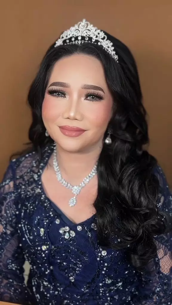 Natural meski pakai foundation tebal © TikTok Natural meski pakai foundation tebal © TikTok