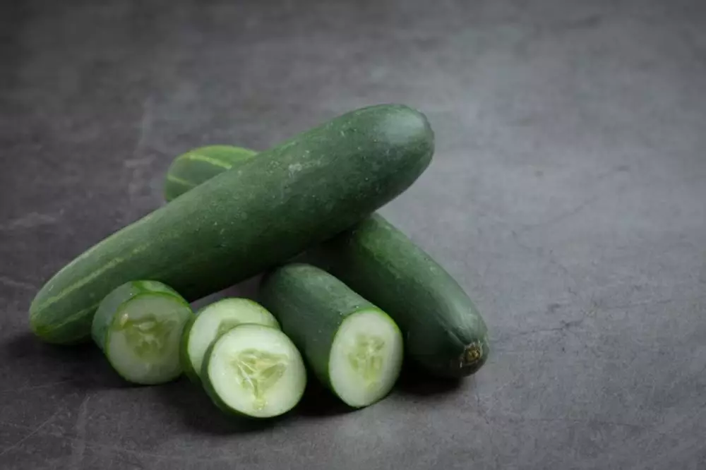 cara pakai timun untuk masker © TikTok