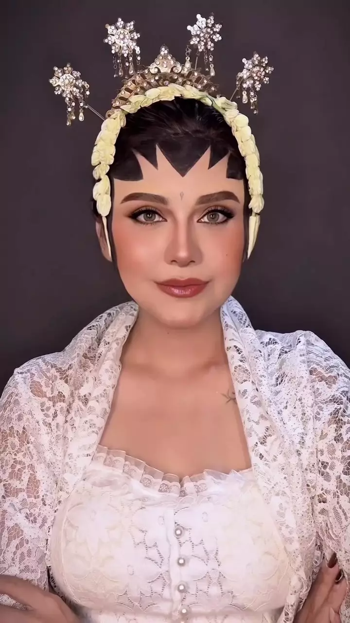 Recreate makeup Luna Maya saat akad © Instagram Recreate makeup Luna Maya saat akad © Instagram