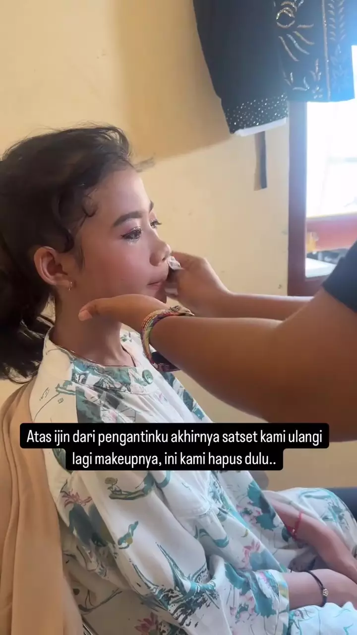 Tak puas karena makeup luntur © Instagram