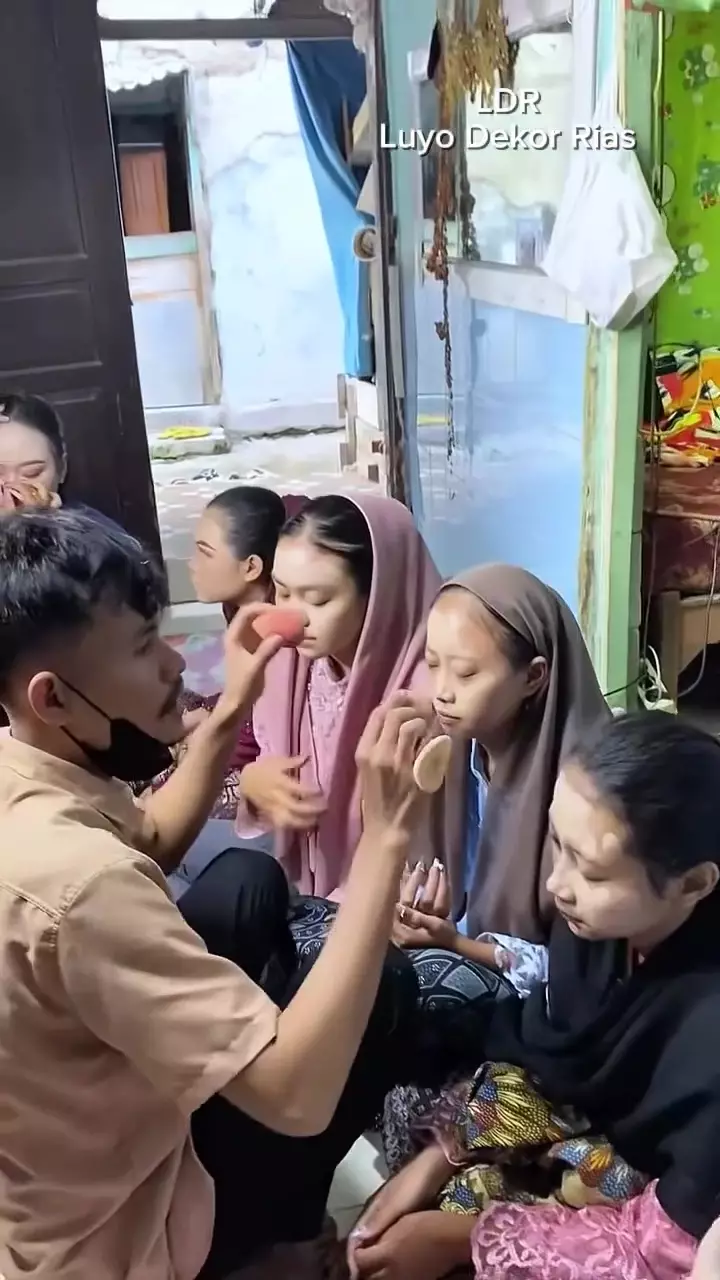 MUA ini rias 18 orang seorang diri © Instagram