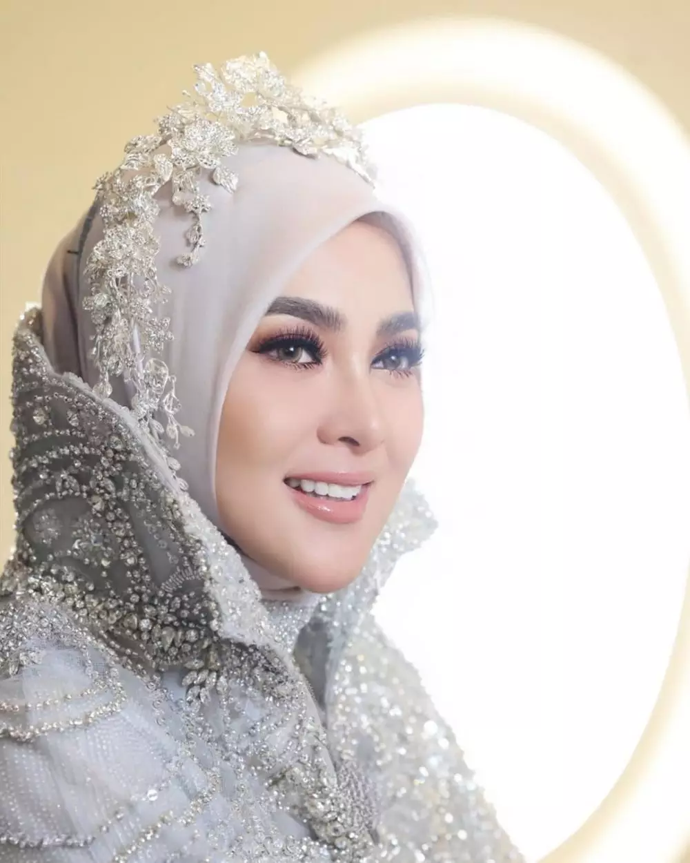 makeup Syahrini saat Cannes © Instagram