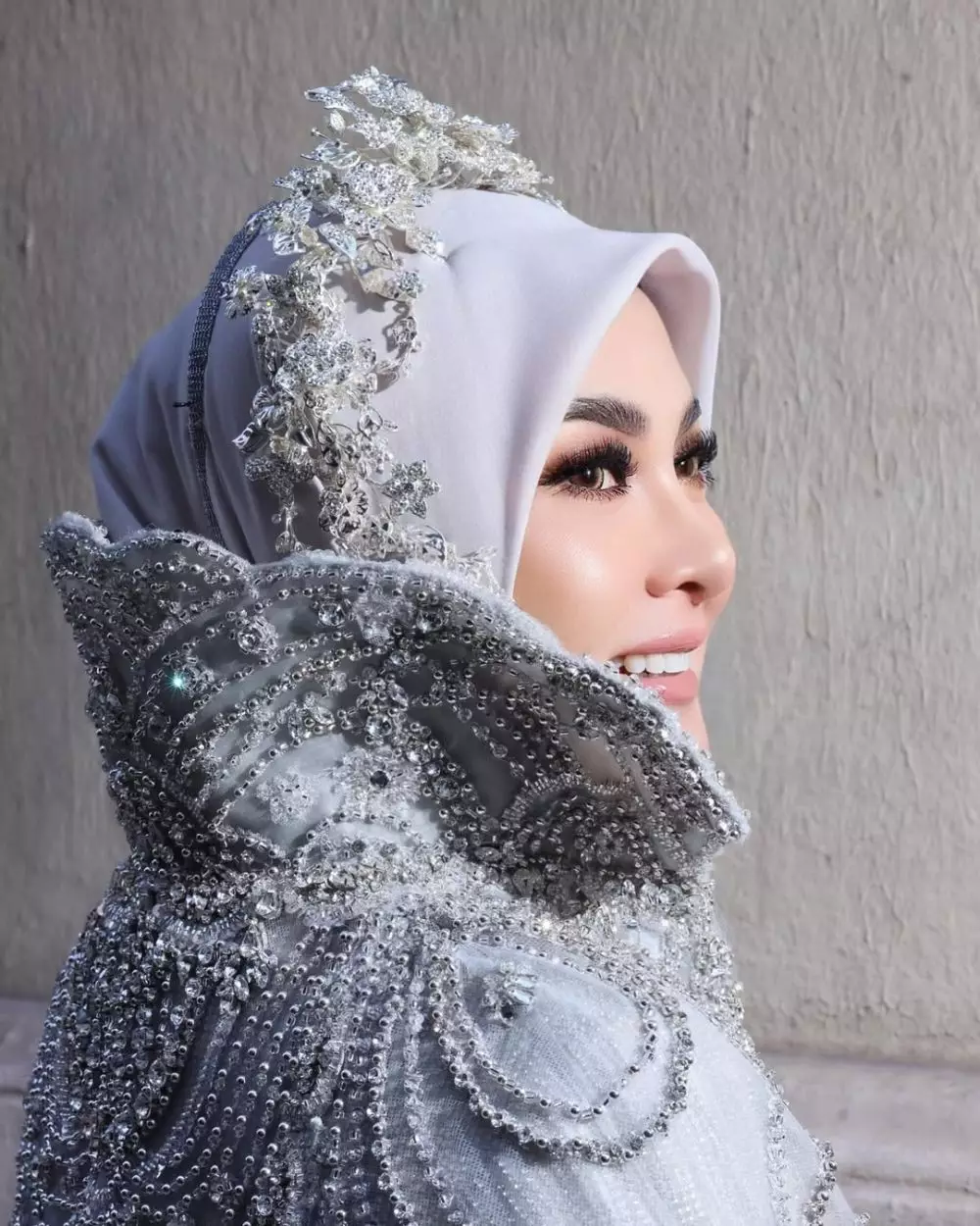 makeup Syahrini saat Cannes © Instagram