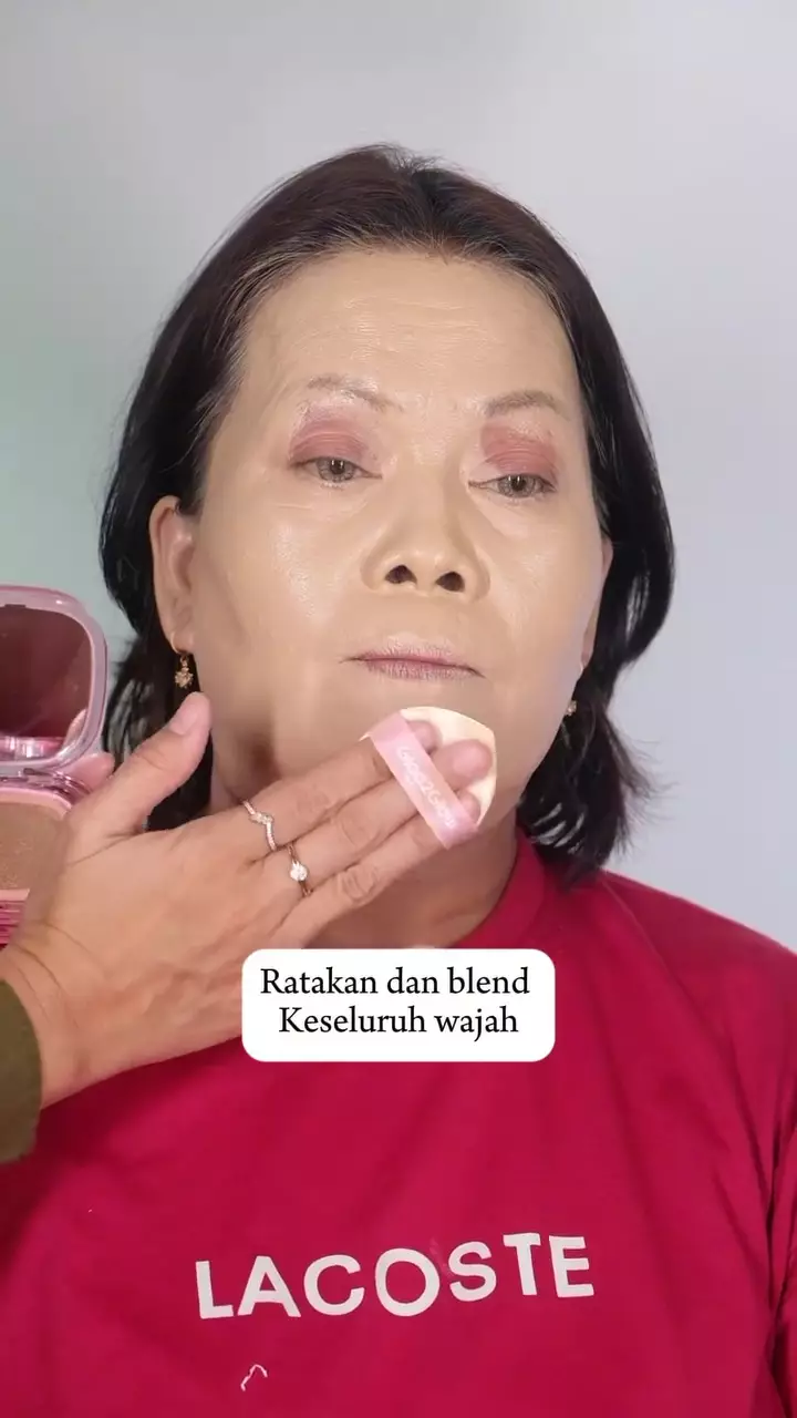 MUA ini sukses ubah tampilan ibu 3 anak © Instagram