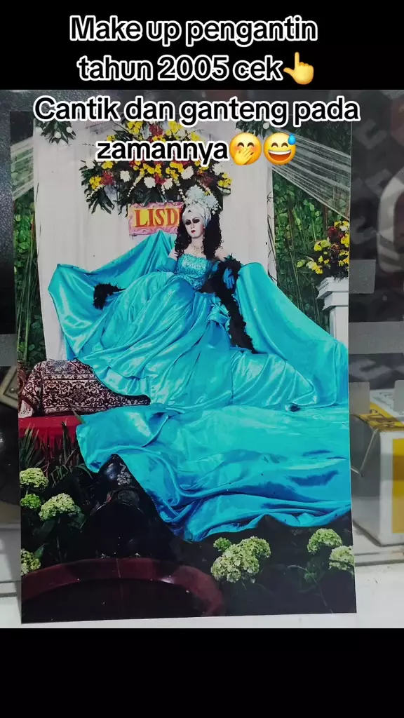 potret makeup pengantin ala 2005 © TikTok potret makeup pengantin ala 2005 © TikTok