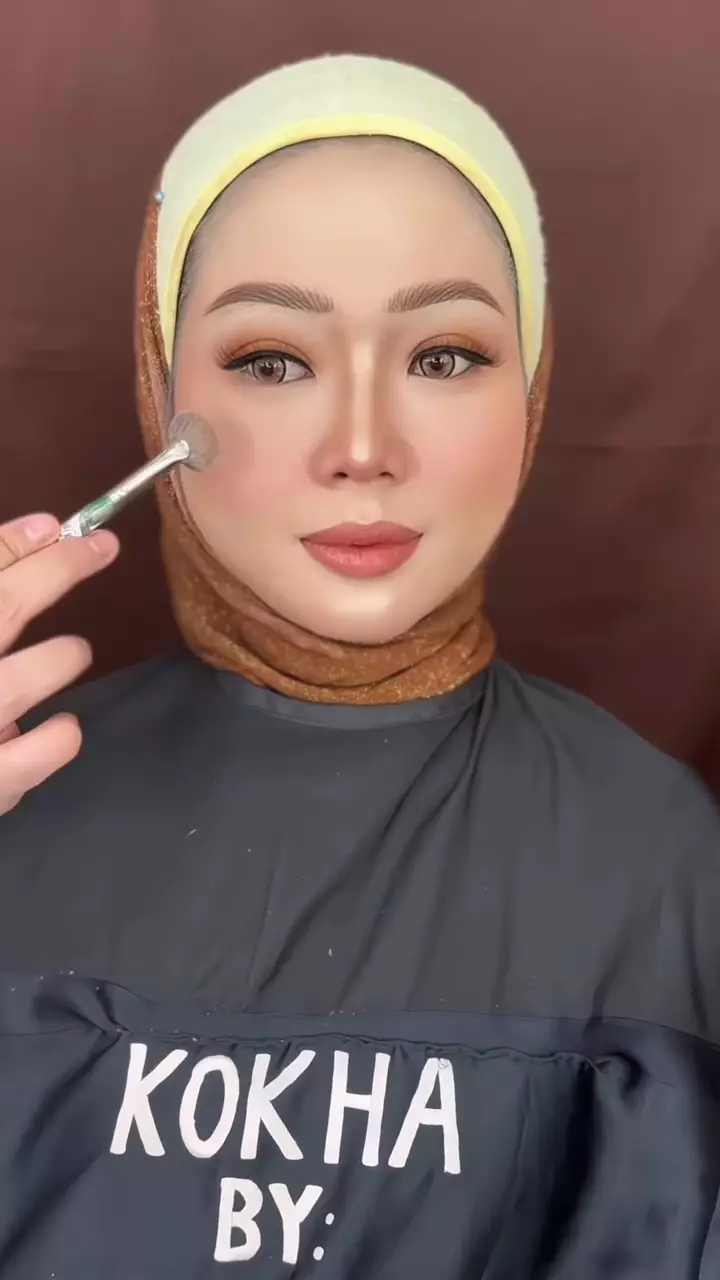 transformasi makeup cewek berjerawat dirias fresh © Instagram transformasi makeup cewek berjerawat dirias fresh © Instagram