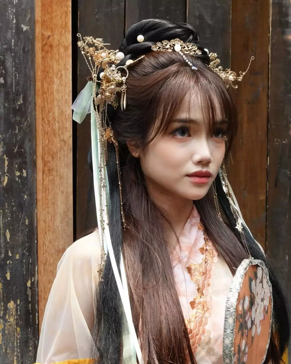 gaya makeup Fuji pakai gaun hanfu © Instagram  gaya makeup Fuji pakai gaun hanfu © Instagram
