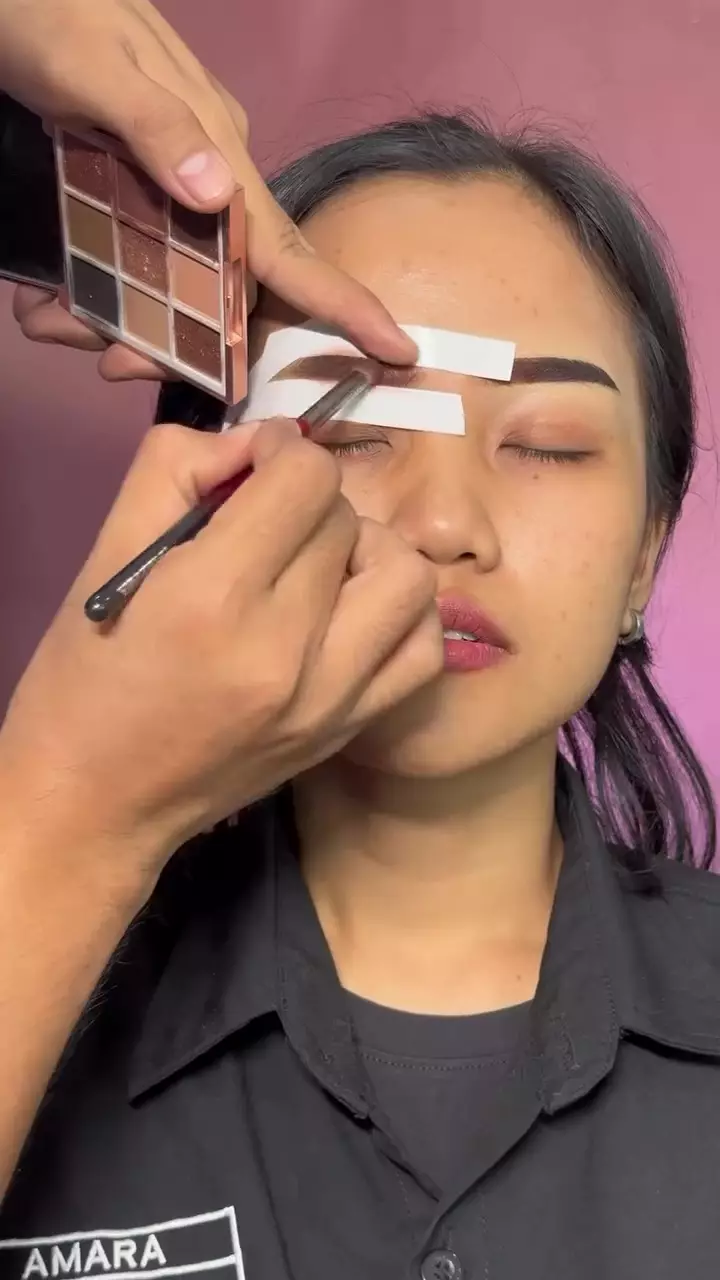 trik gambar alis antigagal © Instagram trik gambar alis antigagal © Instagram