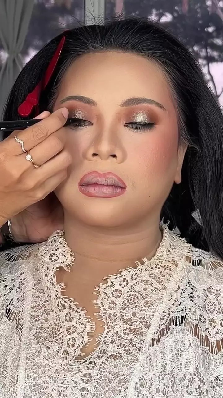 transformasi cewek pakai bold glamor © Instagram transformasi cewek pakai bold glamor © Instagram