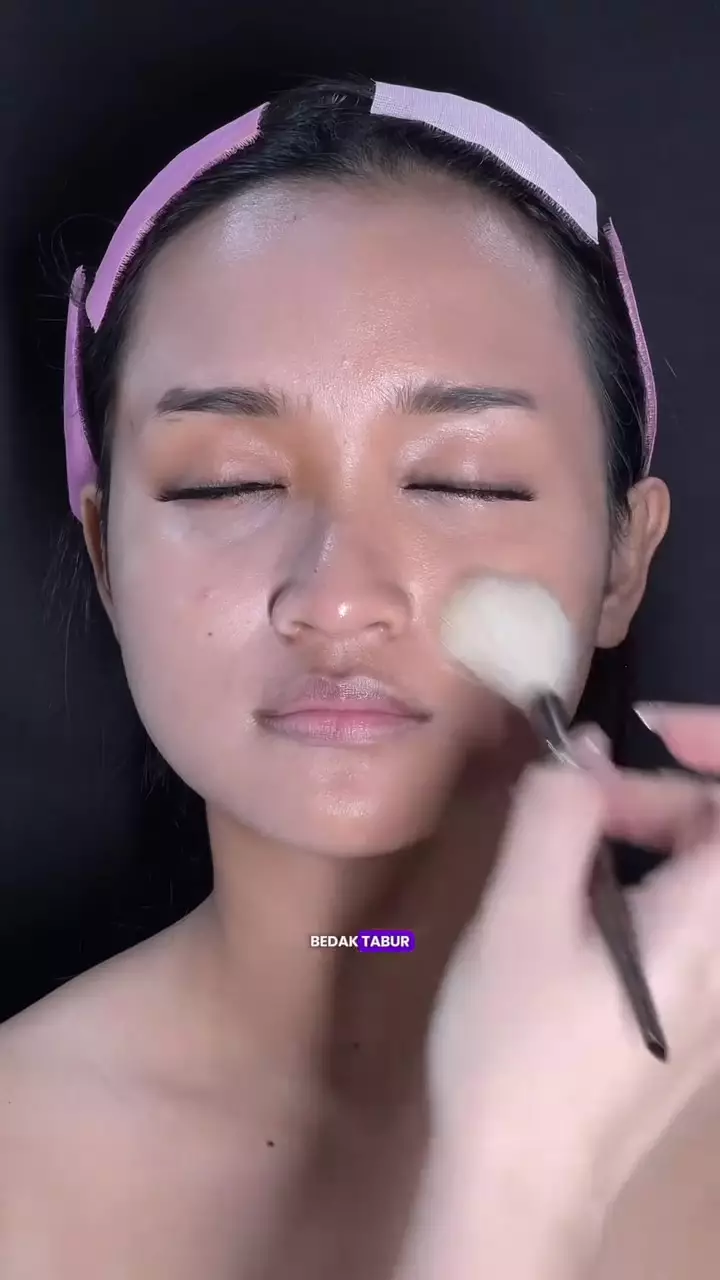 tone-up foundation hasilnya justru abu-abu © Instagram tone-up foundation hasilnya justru abu-abu © Instagram