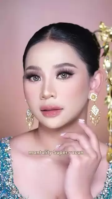 Kulit berminyak dan jerawatan dirias © Instagram