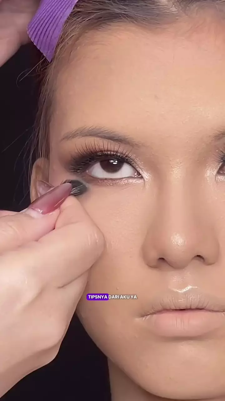 trik atasi eyeshadow bleber © Instagram