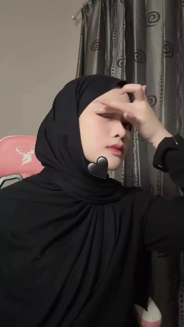 daily makeup selebgram Khansa Mariska © Instagram