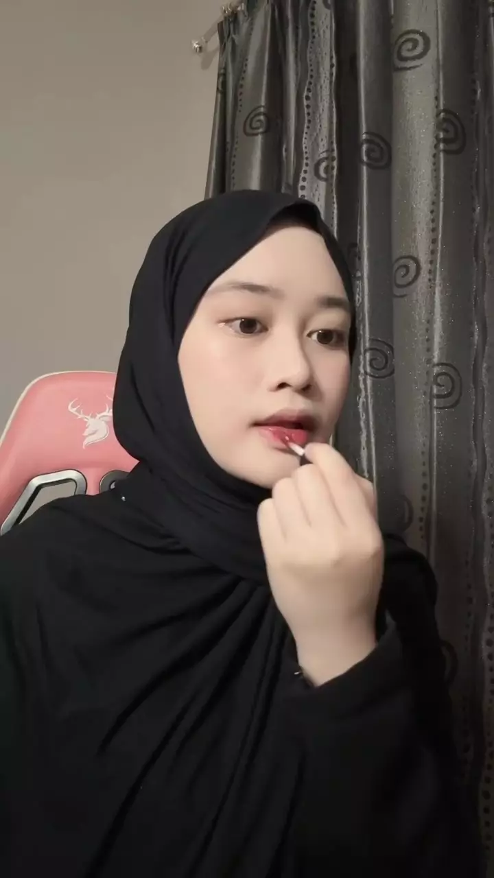 daily makeup selebgram Khansa Mariska © Instagram