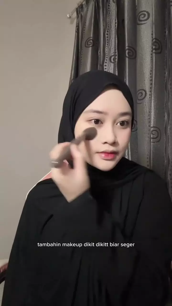 daily makeup selebgram Khansa Mariska © Instagram