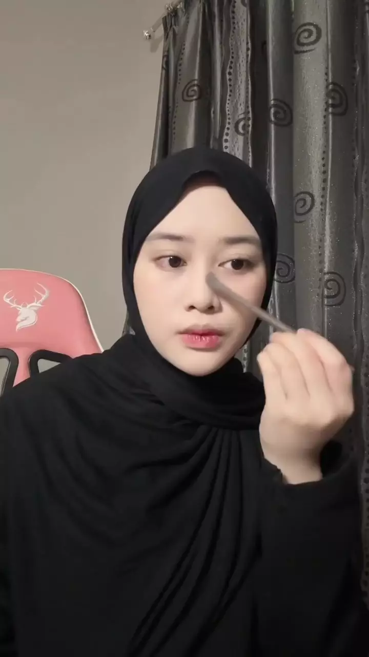 daily makeup selebgram Khansa Mariska © Instagram