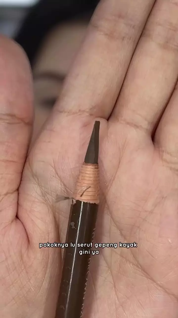 trik bikin alis serat bermodal eyebrow © Instagram trik bikin alis serat bermodal eyebrow © Instagram