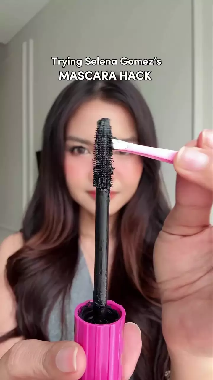 Trik pakai maskara untuk bulu mata bawah © Instagram Trik pakai maskara untuk bulu mata bawah © Instagram