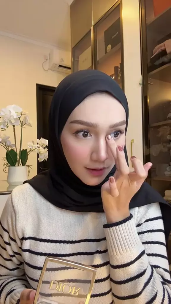 daily makeup Melody Prima harganya Rp10 juta © TikTok