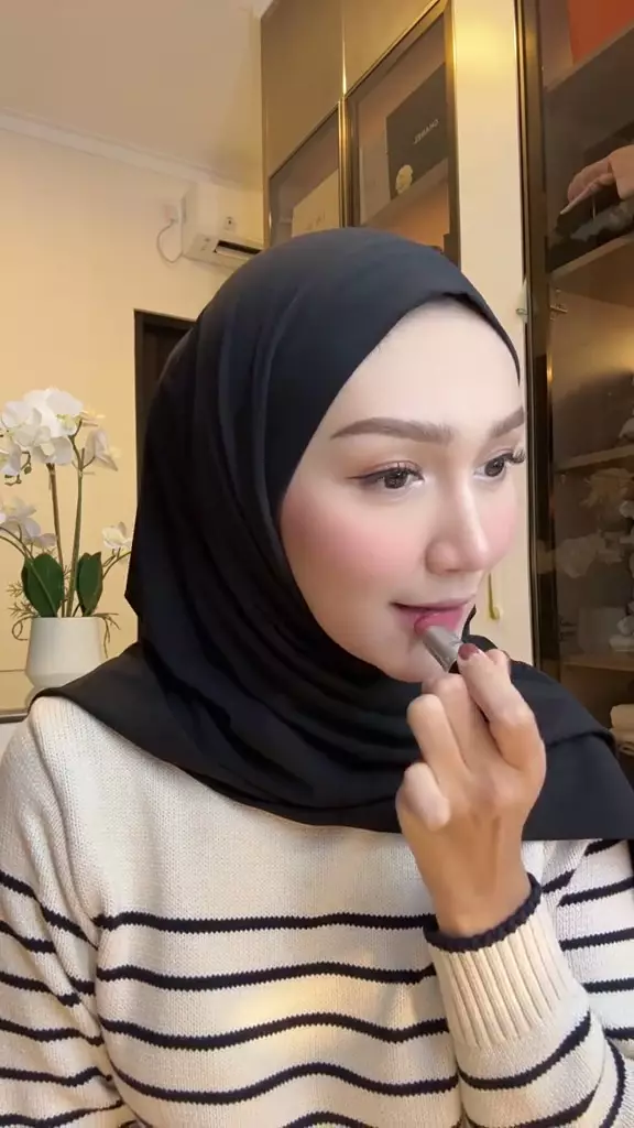daily makeup Melody Prima harganya Rp10 juta © TikTok