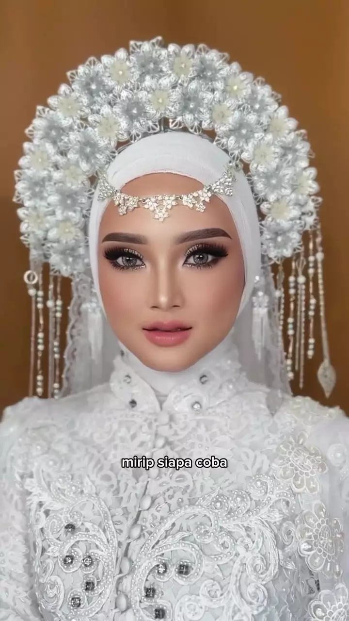 cewek dirias bold classic mirip Siti Nurhaliza © Instagram cewek dirias bold classic mirip Siti Nurhaliza © Instagram
