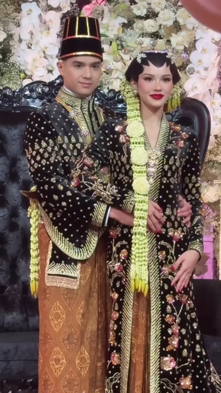 makeup Alyssa Daguise pakai paes © Instagram