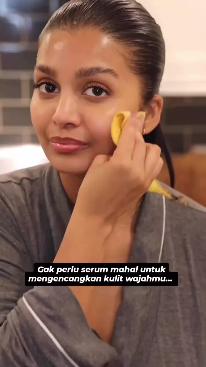 wanita ini bagikan trik kencangkan wajah © Instagram