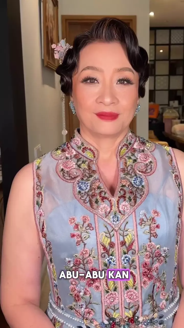 wanita paruh baya dirias ala ruby red © Instagram 