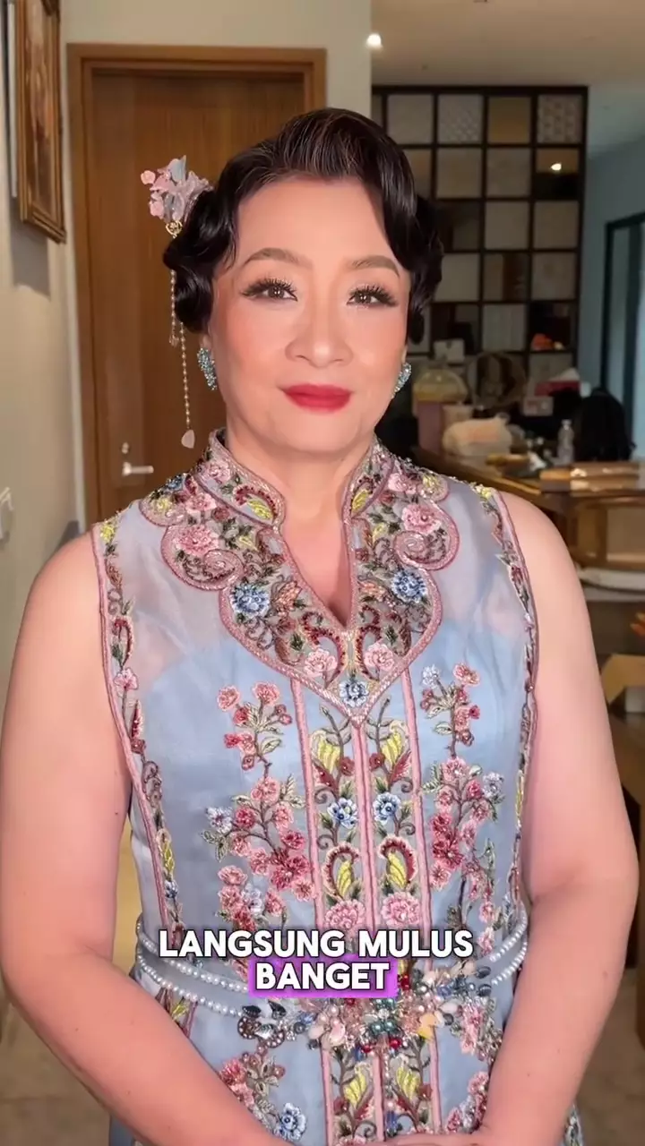 wanita paruh baya dirias ala ruby red © Instagram 