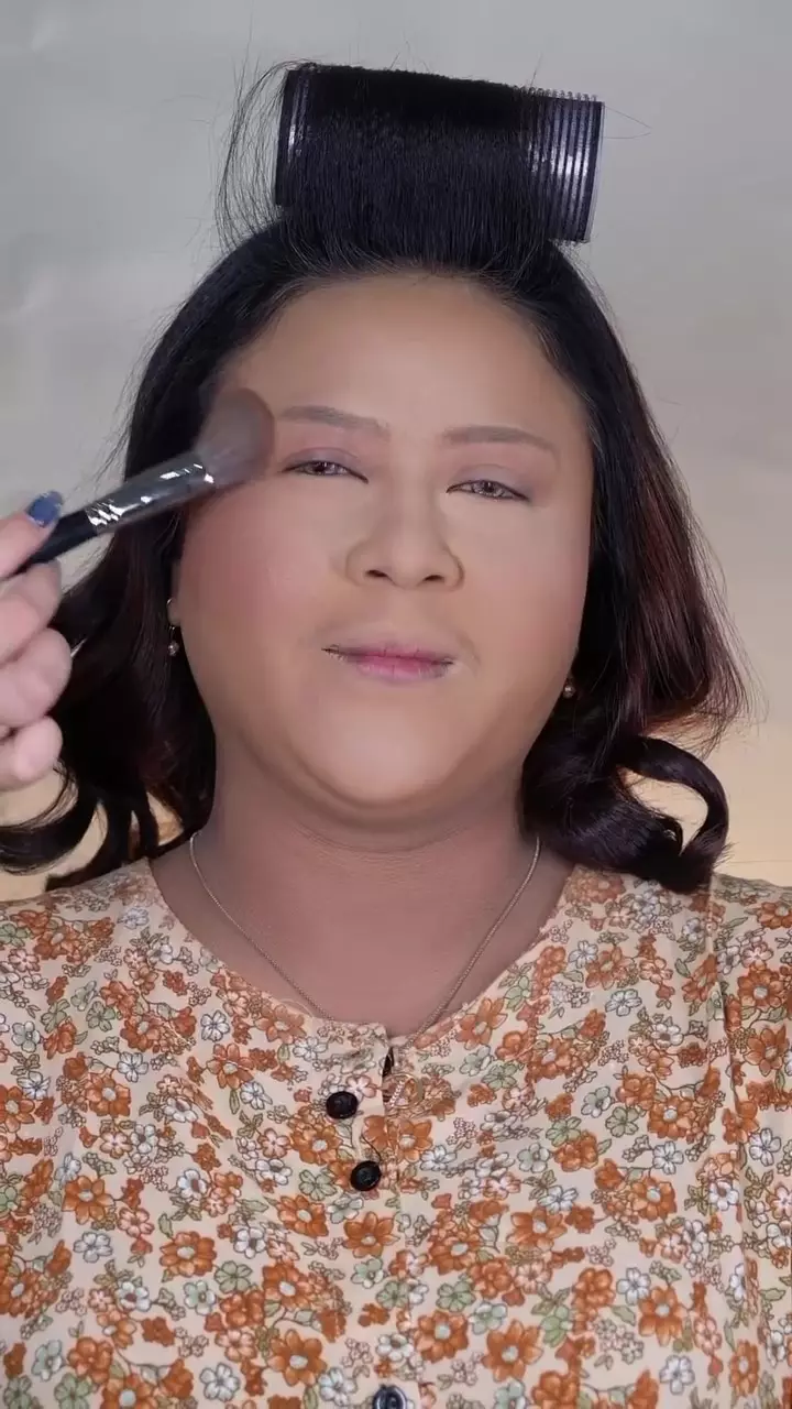 cewek berwajah bulat dirias ala Korean © Instagram