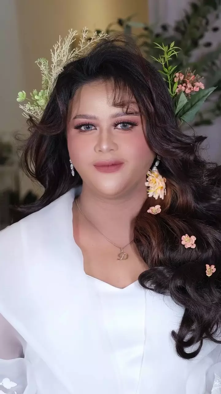 cewek berwajah bulat dirias ala Korean © Instagram