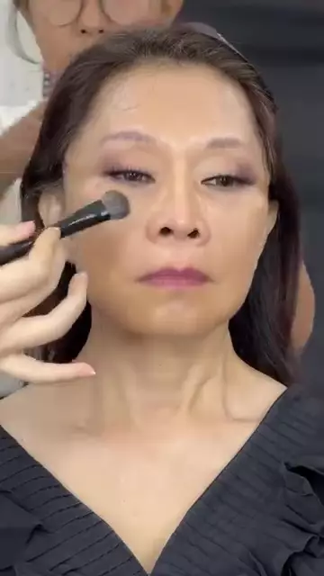 transformasi riasan emak-emak © Instagram