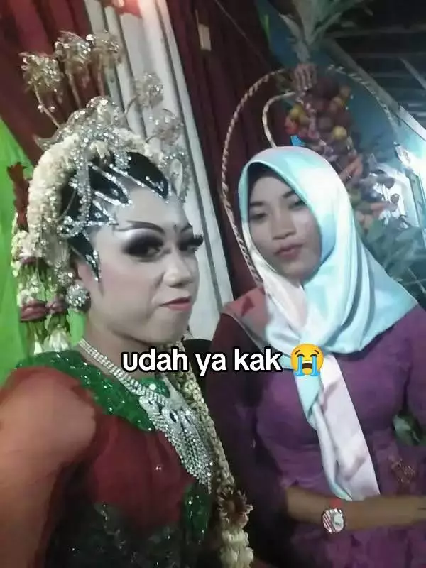 wanita curhat tak pernah cetak foto pernikahan © TikTok