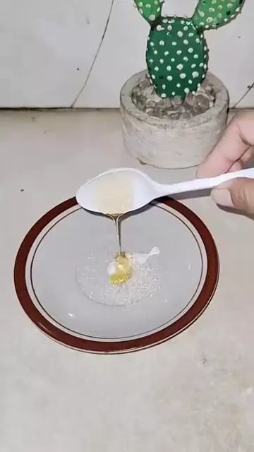 pink alami bak pakai lipstik © Instagram