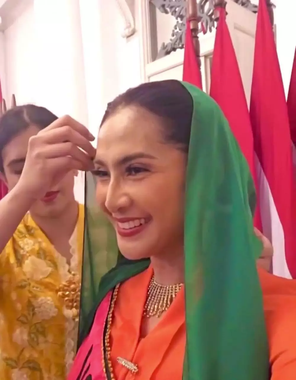 makeup Maudy Koesnaedi © Instagram