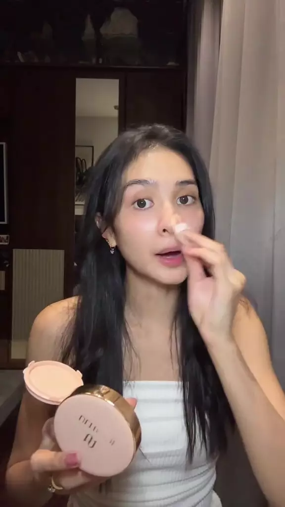 potret Mikha Tambayong saat makeup © TikTok