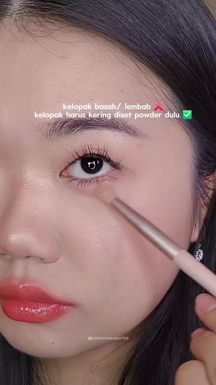 Trik pakai eyeliner © Instagram 