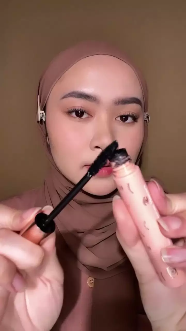 Cara pakai maskara © Instagram 